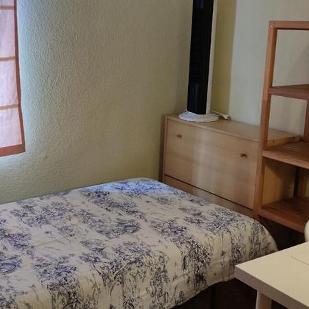 Habitacion Individual En Apartamento Centrico Мадрид Екстериор снимка