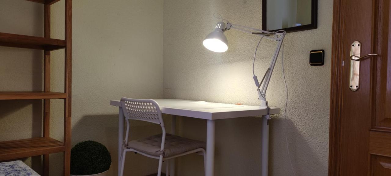 Habitacion Individual En Apartamento Centrico Мадрид Екстериор снимка