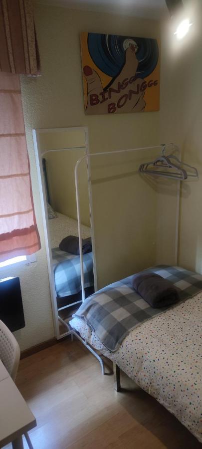 Habitacion Individual En Apartamento Centrico Мадрид Екстериор снимка